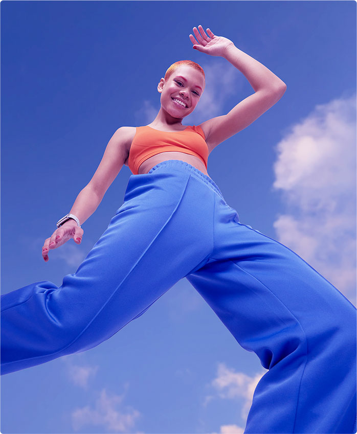 imagen de muestra del vivo Y28s 5G con filtro de moda