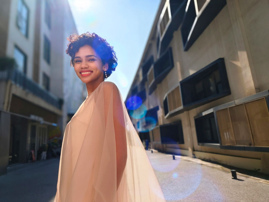 ukázková fotografie pořízená telefonem vivo V40 s portrétem ZEISS Cine-flare